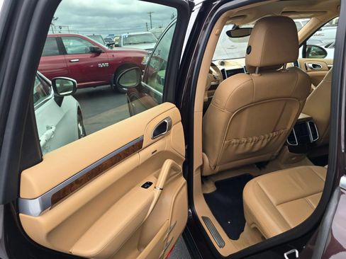 Used 2014 Porsche Cayenne S AWD/4WD image 13