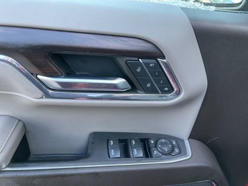 Used 2024 GMC Sierra 1500 SLT w/ X31 Off-Road Package image 15