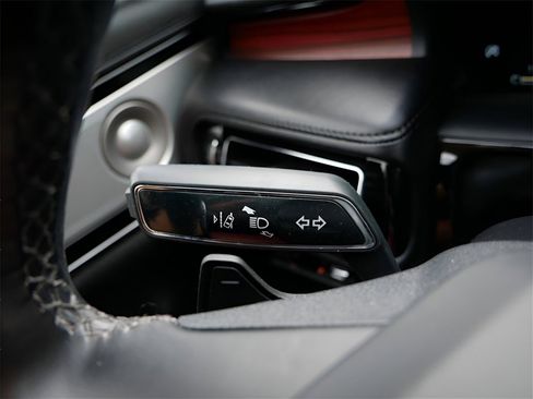 Used 2023 Lincoln Nautilus Reserve w/ Equipment Group 202A image 27