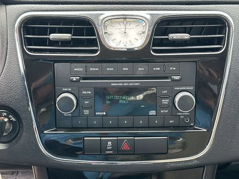 Used 2013 Chrysler 200 Touring FWD image 13