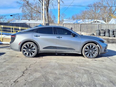 Used 2024 Toyota Crown Platinum image 2