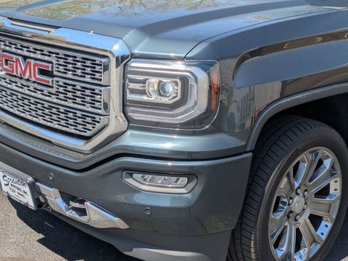 Used 2018 GMC Sierra 1500 Denali w/ Denali Ultimate Package AWD/4WD image 9
