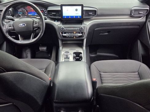 Used 2020 Ford Explorer XLT w/ Comfort Package RWD image 10