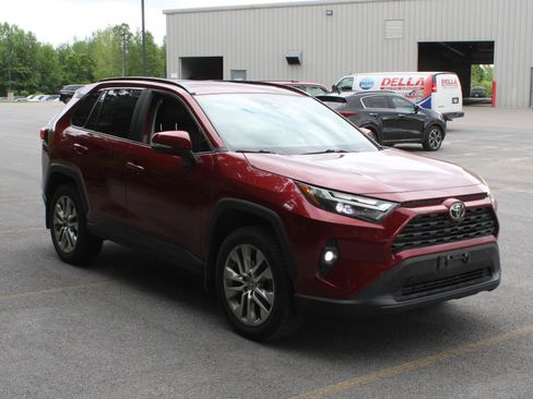 Used 2023 Toyota RAV4 XLE Premium AWD/4WD image 3
