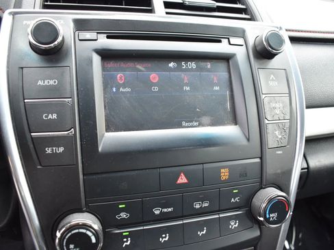 Used 2015 Toyota Camry SE FWD image 14