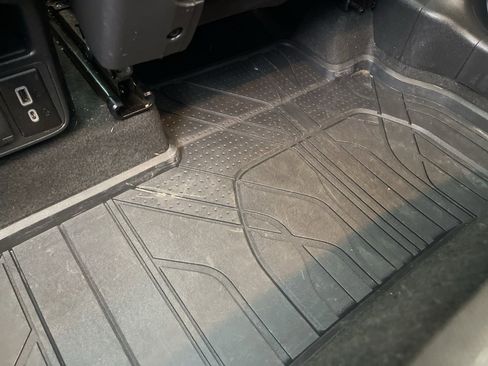 Certified 2024 Chevrolet TrailBlazer LT w/ Convenience Package image 14