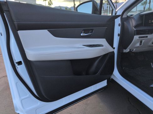 New 2026 Nissan Murano SV AWD/4WD image 13