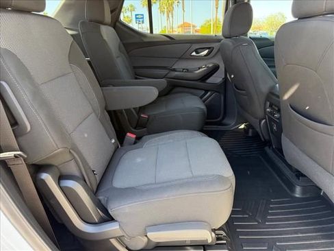 Certified 2023 Chevrolet Traverse LT FWD image 11