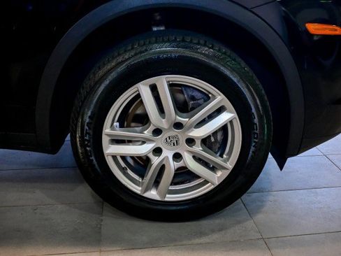 Used 2016 Porsche Cayenne image 46