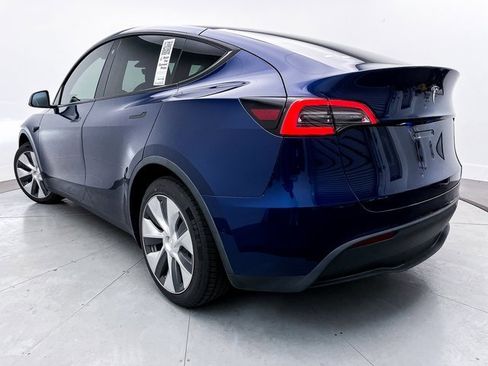 Used 2021 Tesla Model Y 2WD image 2