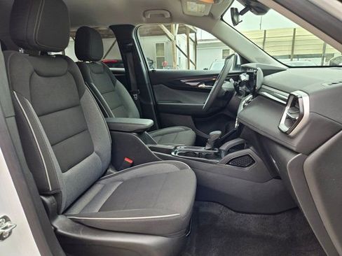 Used 2025 Chevrolet TrailBlazer LT AWD/4WD image 29