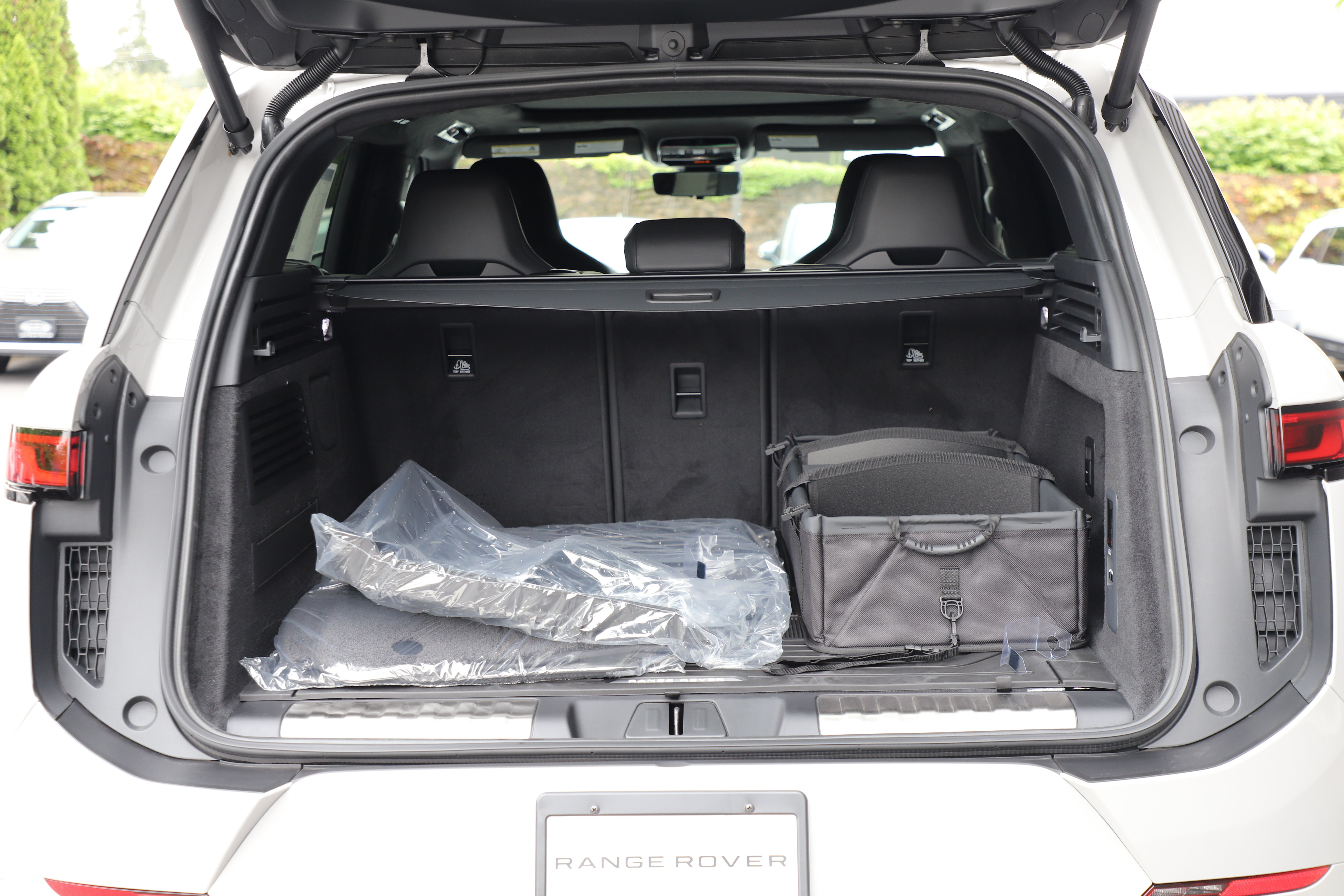 New 2026 Land Rover Range Rover Sport Autobiography AWD/4WD image 14