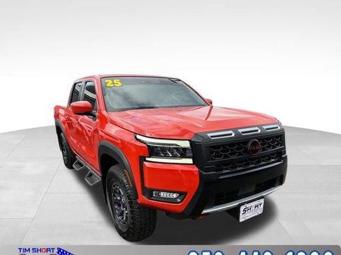 Used 2025 Nissan Frontier PRO-4X AWD/4WD image 2
