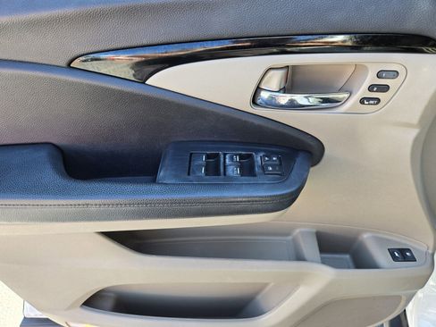 Used 2020 Honda Pilot Touring image 16