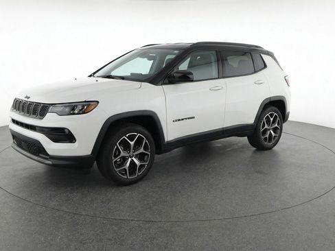 Used 2025 Jeep Compass Limited image 3