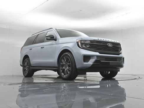 New 2026 Ford Expedition Platinum w/ Stealth Appearance Package AWD/4WD image 49