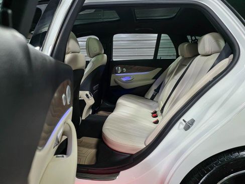 Used 2017 Mercedes-Benz E 400 4MATIC Wagon image 17