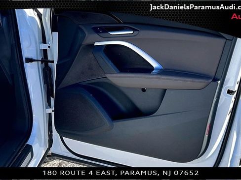 Used 2025 Audi Q5 Premium w/ Convenience Package image 16