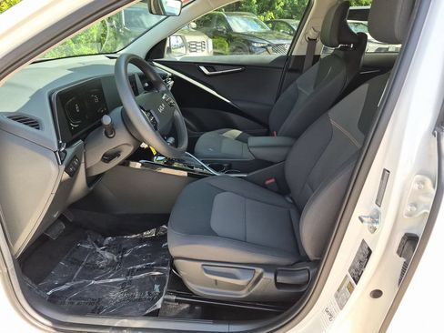 Used 2025 Kia Niro LX FWD image 24