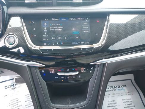 Used 2023 Cadillac XT6 Sport w/ Technology Package AWD/4WD image 21