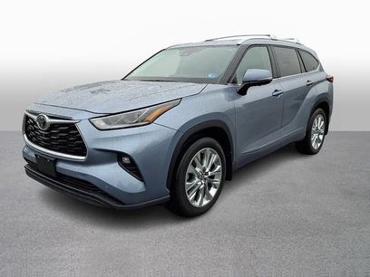 Used 2023 Toyota Highlander Limited