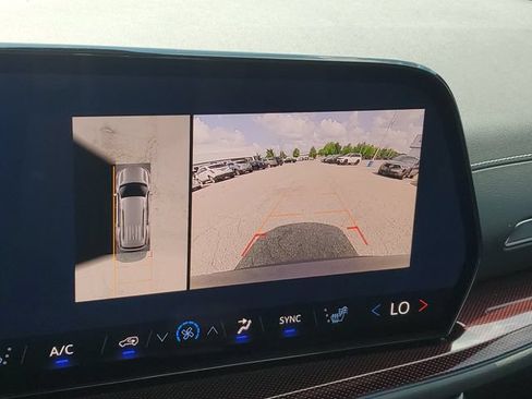 Used 2026 Chevrolet Traverse Z71 w/ Driver Confidence Package AWD/4WD image 16