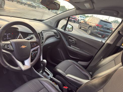 Certified 2019 Chevrolet Trax LT w/ Redline Edition FWD image 24