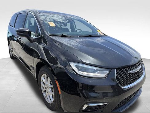 Used 2023 Chrysler Pacifica Touring-L FWD image 26