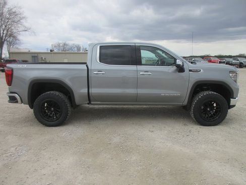 New 2026 GMC Sierra 1500 SLT w/ SLT Convenience Package image 3