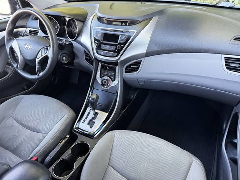 Used 2013 Hyundai Elantra GLS image 9