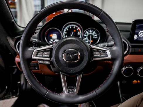 Used 2018 MAZDA MX-5 Miata RF Grand Touring image 10