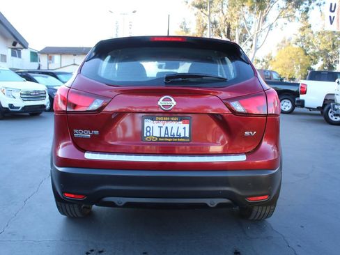 Used 2019 Nissan Rogue Sport SV w/ Technology Package FWD image 4