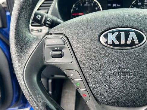 Used 2017 Kia Forte LX FWD image 19
