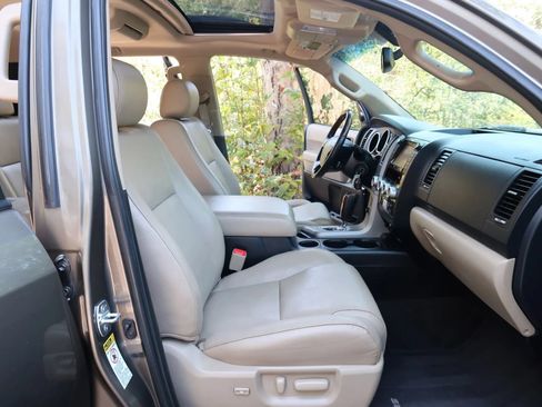 Used 2012 Toyota Sequoia Platinum AWD/4WD image 42