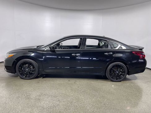 Used 2018 Nissan Altima 2.5 SR w/ SR Midnight Edition FWD image 6