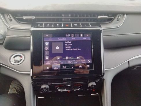 Used 2024 Jeep Grand Cherokee L Laredo image 16