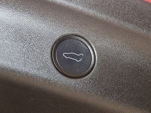 Used 2021 Tesla Model Y Long Range AWD/4WD image 46