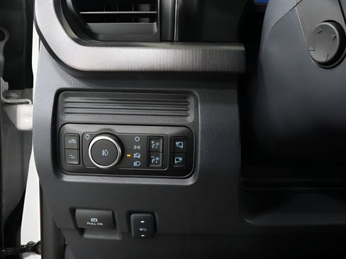 Used 2026 Ford F250 Platinum AWD/4WD image 18