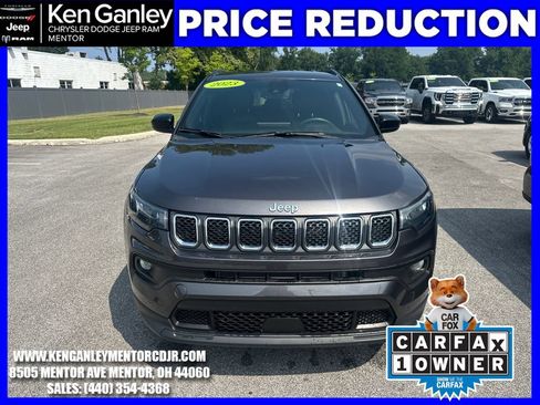 Used 2023 Jeep Compass Latitude w/ Convenience Group AWD/4WD image 2