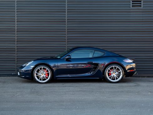 Certified 2021 Porsche 718 Cayman S image 2