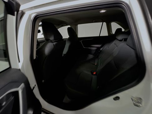 Used 2022 Toyota RAV4 LE FWD image 29