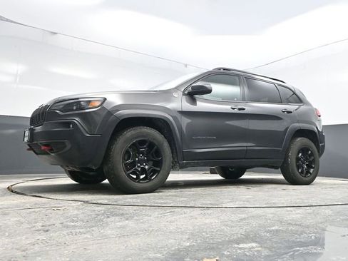 Used 2019 Jeep Cherokee Trailhawk w/ Comfort/Convenience Group image 25