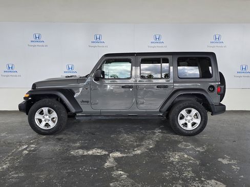 Used 2023 Jeep Wrangler Sport S image 3