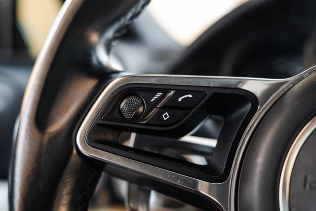 Used 2016 Porsche Cayenne Turbo AWD/4WD image 65