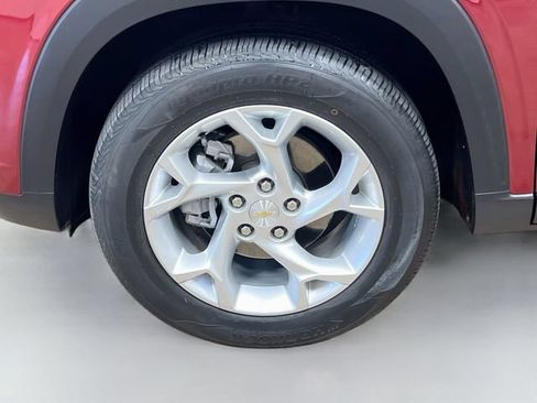 Used 2024 Chevrolet Trax LS w/ LS Convenience Package FWD image 30