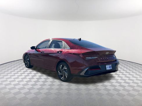 Used 2024 Hyundai Elantra SEL w/ Convenience Package image 9