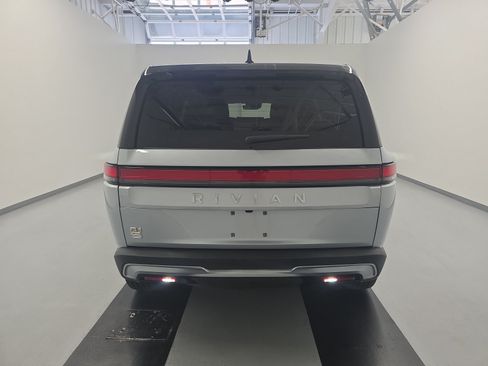 Used 2024 Rivian R1S Adventure AWD/4WD image 4