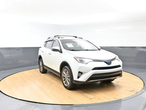 Used 2018 Toyota RAV4 Limited AWD/4WD image 3