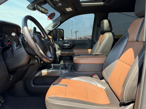 Used 2020 Chevrolet Silverado 2500 High Country w/ Technology Package image 16