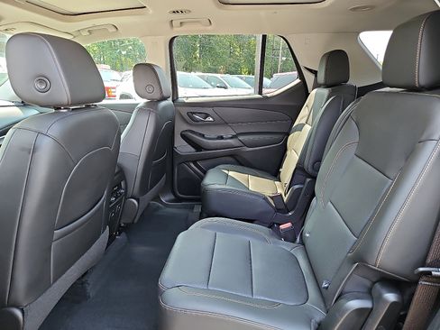 Certified 2021 Chevrolet Traverse Premier w/ LPO, Floor Liner Package image 10